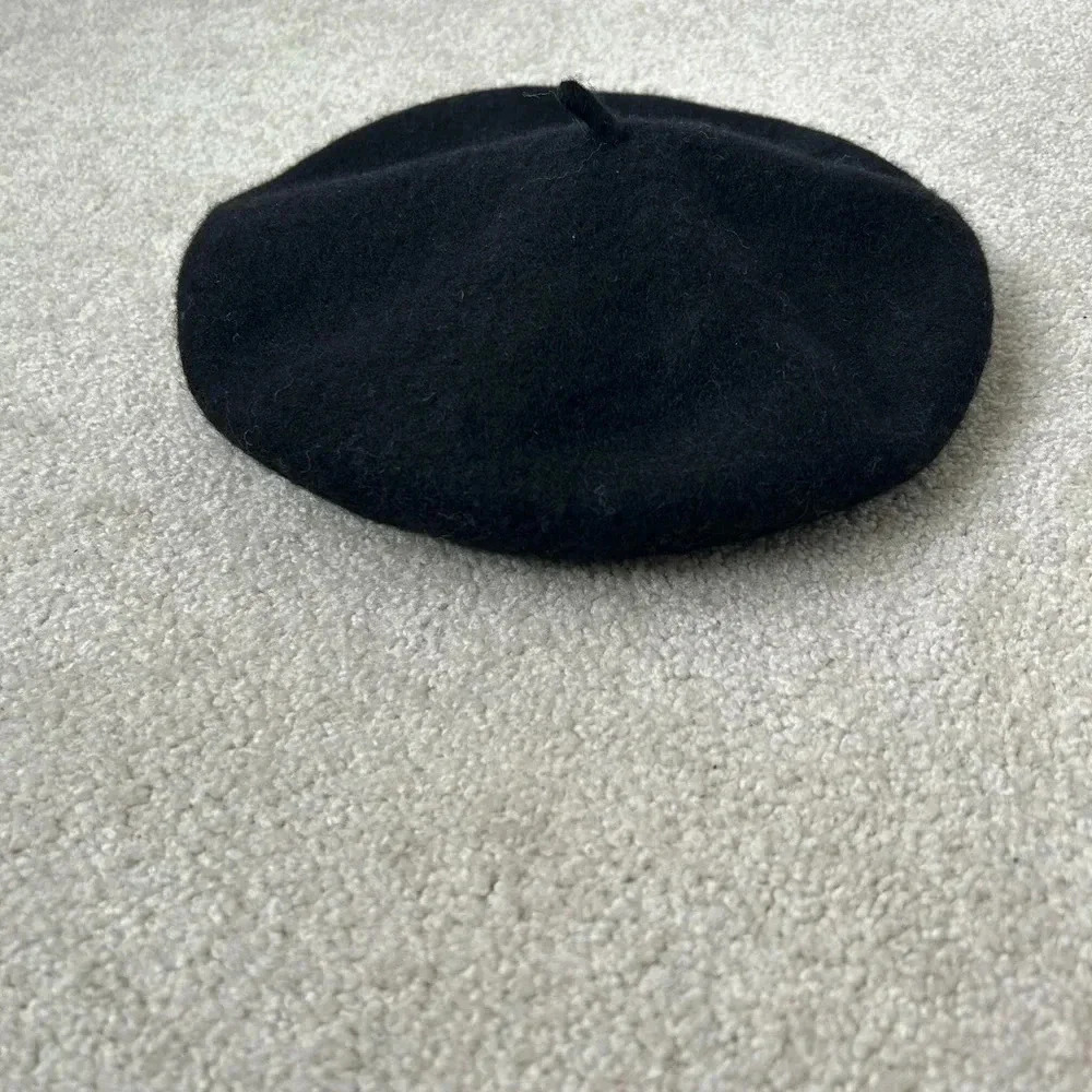 Black wool  beret